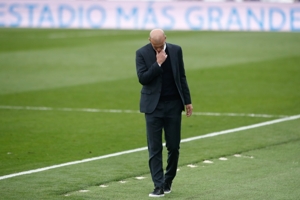 Ảnh toàn thân: Zidane hỏi về hoàn cảnh của Bayern, anh nhiều lần từ chối những lời đề nghị từ Premier League vì vấn đề ngôn ngữ.