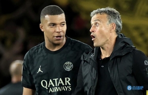 L'Equipe: Enrique và Kylian Mbappé gặp nhau sáng thứ Bảy để làm rõ vấn đề thay người giữa hiệp ở Monaco