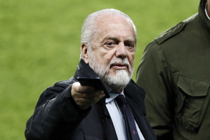 De Laurentiis chặn DAZN, Napoli từ nay chỉ nhận phỏng vấn Sky Sports và Rai