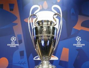 Xếp hạng tứ kết Champions League: Bayern dẫn đầu danh sách với 22 lần, Real Madrid đứng thứ hai với 20 lần, còn Barcelona đứng thứ ba với 18 lần.