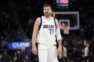 Xếp hạng đầu tiên trong lịch sử với hơn 30 cú triple-double trong 6 trận liên tiếp! Doncic: Chúng ta đã thắng hai trận liên tiếp, miễn là có thể thắng là được