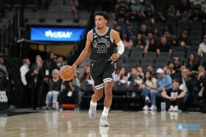 Tre Jones nói về việc cải thiện khả năng bắn súng: Tôi luyện tập hàng ngày và tôi bắn súng một cách tự tin