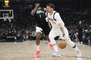 Wall: Doncic, giống như Harden thời Rockets, đã một mình dẫn dắt đội trong những ngày đầu và sau đó có những đồng đội ngôi sao.