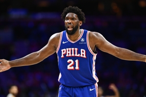 Hãy tiếp tục đuổi theo móc trời! Embiid đã ghi ít nhất 30 điểm và 10 rebound trong 14 trận liên tiếp, chuỗi trận dài nhất giải đấu sau 52 năm.