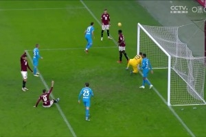 Serie A - Napoli 0-3 Torino 0-3 không thắng trong 3 vòng đấu, Mazzocchi ghi bàn sau 4 phút ra mắt