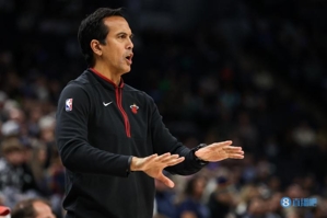 Spoelstra: Kỹ năng tổ chức của Adebayor rất tốt, tôi tưởng hôm nay anh ấy đã ghi được cú triple-double.