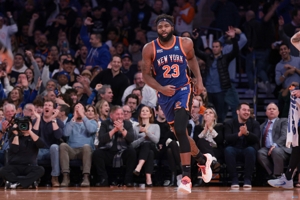 Woj: Liên đoàn từ chối cấp cho Mitchell Robinson ngoại lệ chấn thương 7,8 triệu USD và anh dự kiến ​​sẽ trở lại trong mùa giải này