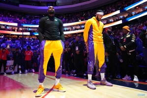 Yang Yi: Còn về chuỗi chiến thắng của Lakers thì sao, nó sẽ tự nhiên được cải thiện sau một tháng sau khi giành chức vô địch giữa mùa giải.