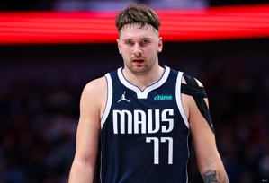 Anh ấy chỉ mới 24 tuổi! Hơn 30 cú triple-double của Doncic đã giúp James giành vị trí thứ ba trong lịch sử