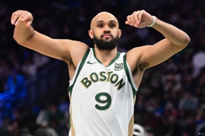 Khôi phục trạng thái! Derrick White ghi được 24 điểm, 5 pha kiến ​​​​tạo và cản phá trong loạt sút 8/16