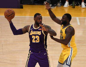 Lakers và Warriors chiếm 5 trong số 10 bài đăng trên Twitter được tìm kiếm nhiều nhất ở Hoa Kỳ, bao gồm cả mục James/Dream Chase.