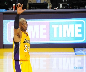 so với Nuggets ở nhà! Các cầu thủ Lakers sẽ mặc áo Mamba đen trong ngày ra mắt tượng Kobe Bryant