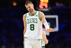 Ngày mai Celtics sẽ đối đầu với Nets nhiều khả năng sẽ bị chấn thương lưng.