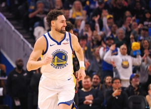 TJD: Klay đã nói với tôi trước trận đấu rằng anh ấy sẽ tìm kiếm tôi trên màn hình hoặc anh ấy sẽ bắn mở hoặc cho tôi một cú dunk.