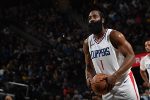 Bỏ qua: Harden thực hiện 2 trong số 10 quả ba điểm và Clippers đã đánh bại Kings.