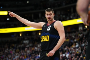 Malone: ​​​​Jokic khiến mọi người xung quanh anh ấy tốt hơn và những cầu thủ anh ấy làm việc cùng có thể cảm thấy thư giãn