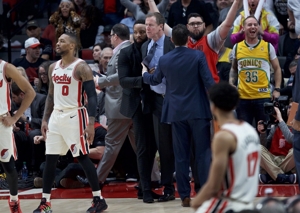 Lillard: Sự ra đi của Stotts đã lấy đi tất cả sự quen thuộc của tôi.