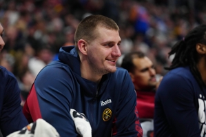 Làm việc chăm chỉ! Jokic có 29 điểm, 9 rebound và 5 kiến ​​​​tạo trong 3/4 đầu tiên và 13 điểm và 4 rebound trong 3/4.