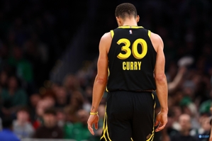 Cần thiết! Mùa này không có Curry, Warriors đang bị dẫn 0-4 và thua trung bình 11,5 điểm/trận.