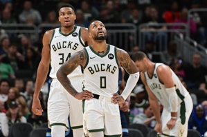 Antetokounmpo và Lillard đều ghi ít nhất 30+5+10, trận đầu tiên kể từ Jokic và Murray ở G3 chung kết năm ngoái