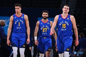 Ngồi yên nhé, tôi sẽ tăng tốc! Nuggets đang dẫn trước 10-1 sau kỳ nghỉ All-Star, với trận thua duy nhất của họ là trước Suns trong hiệp phụ.