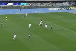 Serie A - Milan 3-1 Verona, 5 trận thắng liên tiếp trên mọi đấu trường, kém ngôi đầu bảng 13 điểm, Chukwueze thay thế World Wave