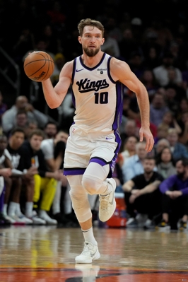 Sabonis ghi trung bình 20,9 điểm, 16,7 rebounds và 7,6 kiến ​​​​tạo mỗi trận trong tháng 3, còn Kings có 7 trận thắng và 3 trận thua.